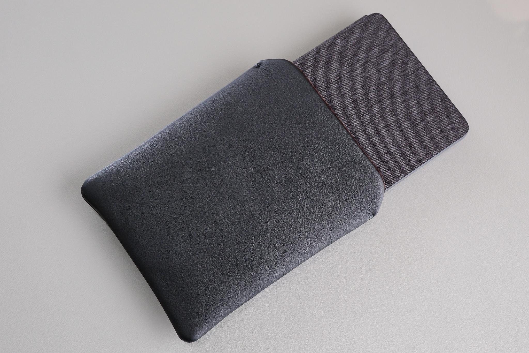 《WATERPROOF LEATHER》Kindle 本革レザースリーブケース|Kindle対応《Black》 | 2枚目